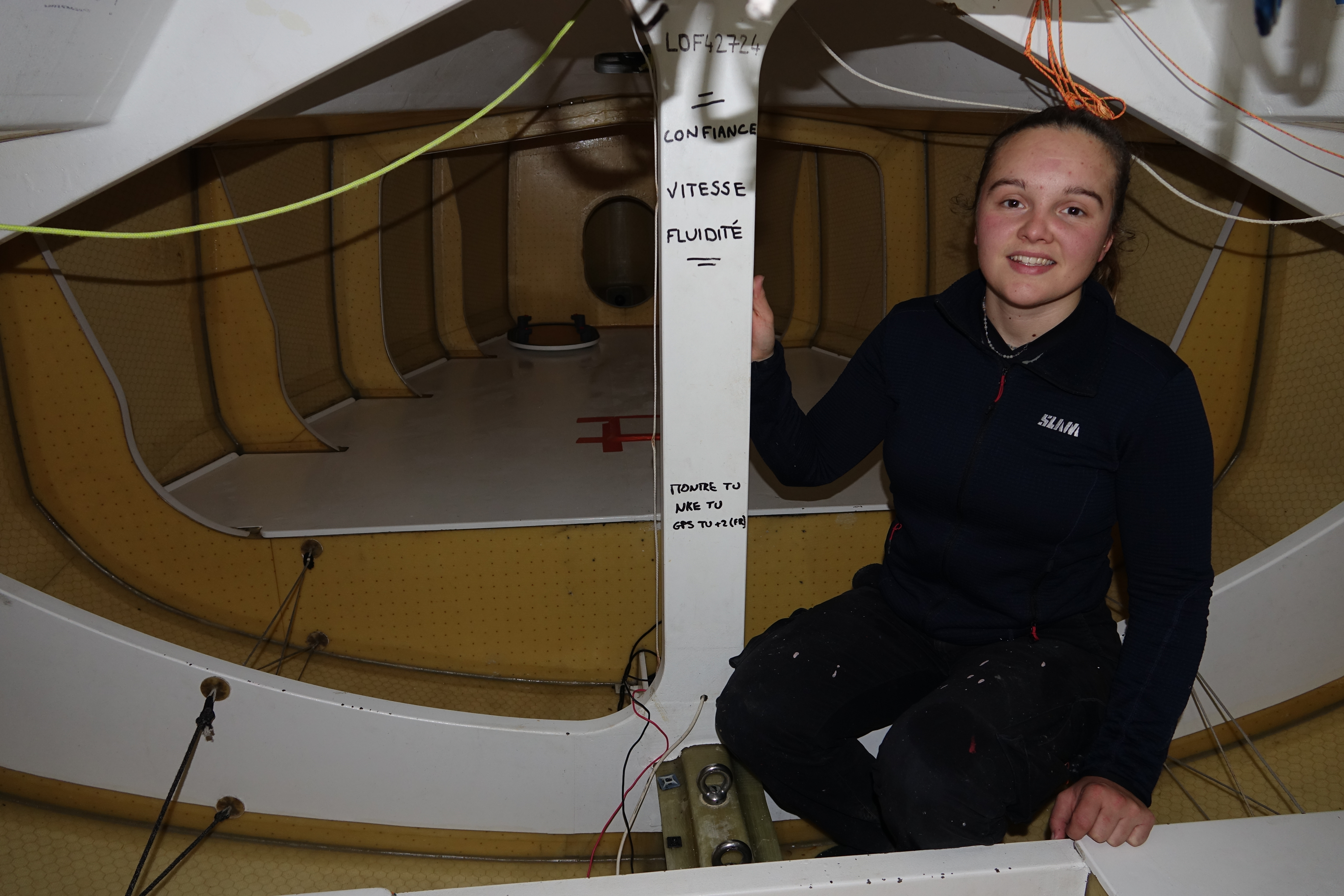 Hortense dans le bateau en préparation